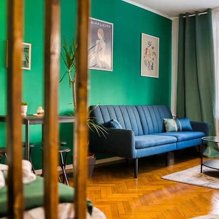 Hacienda Royal Palace - Central Designer Apartment Bucarest Esterno foto
