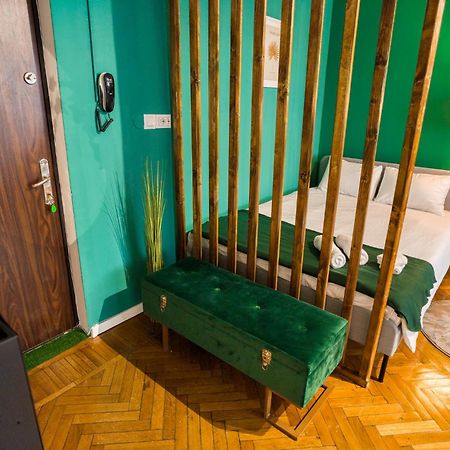 Hacienda Royal Palace - Central Designer Apartment Bucarest Esterno foto