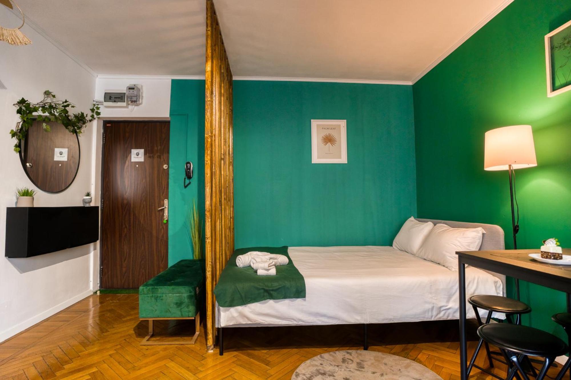 Hacienda Royal Palace - Central Designer Apartment Bucarest Esterno foto