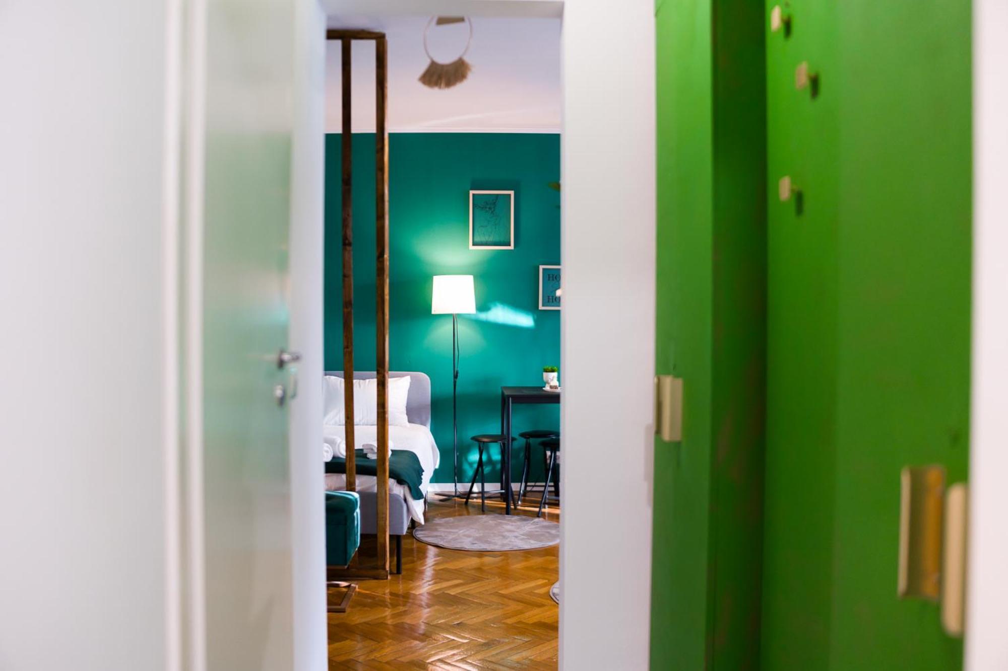 Hacienda Royal Palace - Central Designer Apartment Bucarest Esterno foto