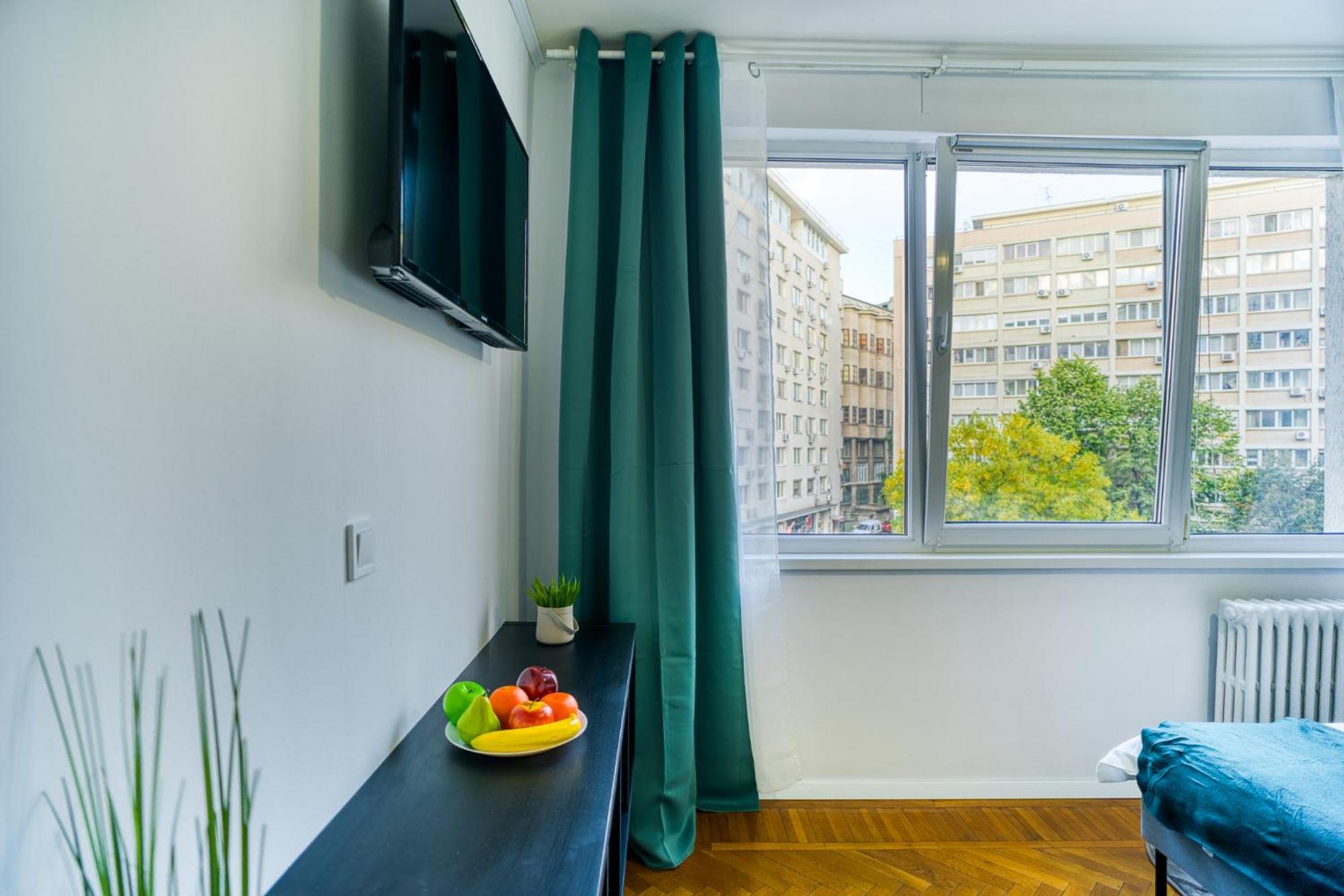 Hacienda Royal Palace - Central Designer Apartment Bucarest Esterno foto