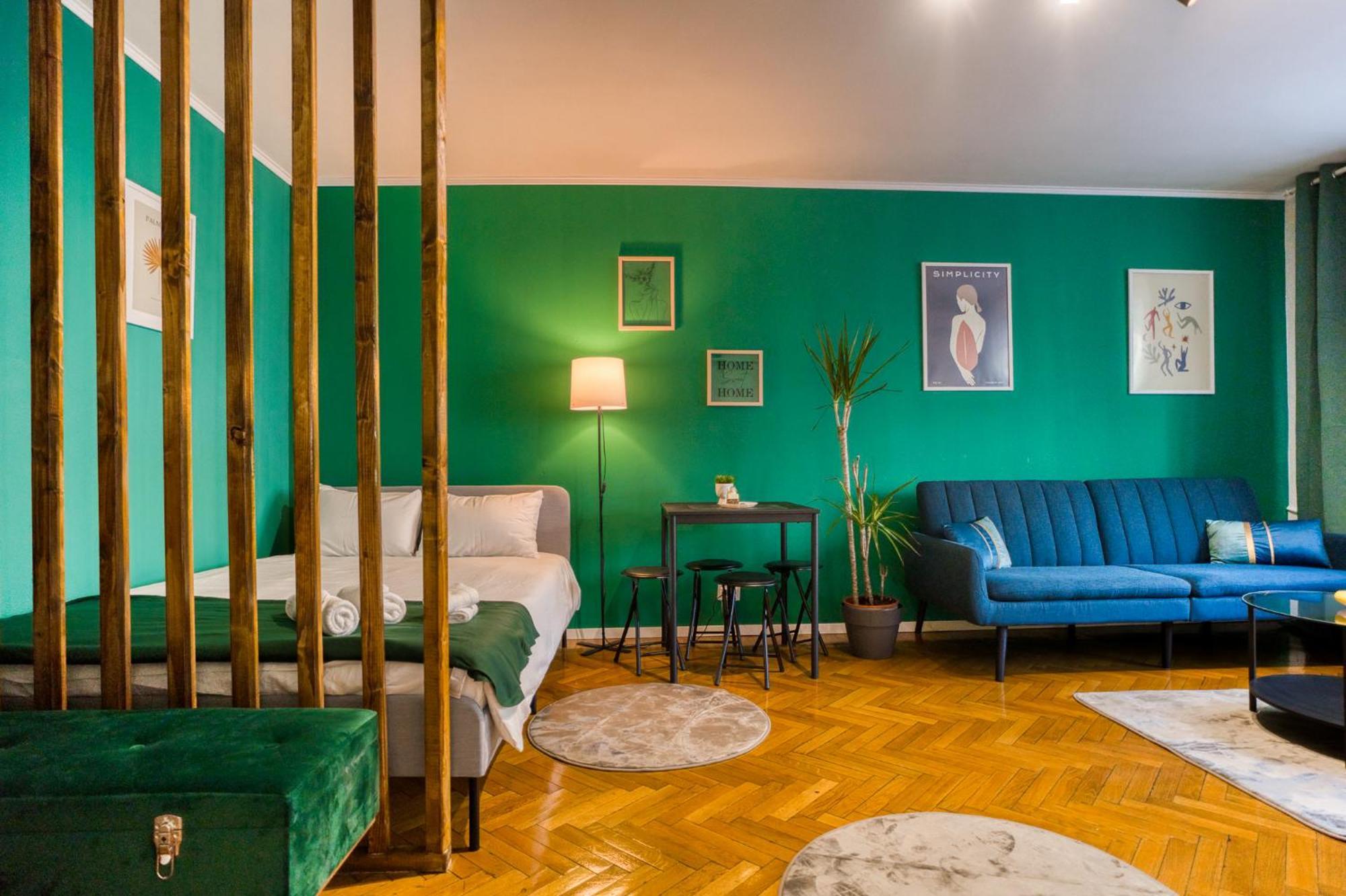 Hacienda Royal Palace - Central Designer Apartment Bucarest Esterno foto