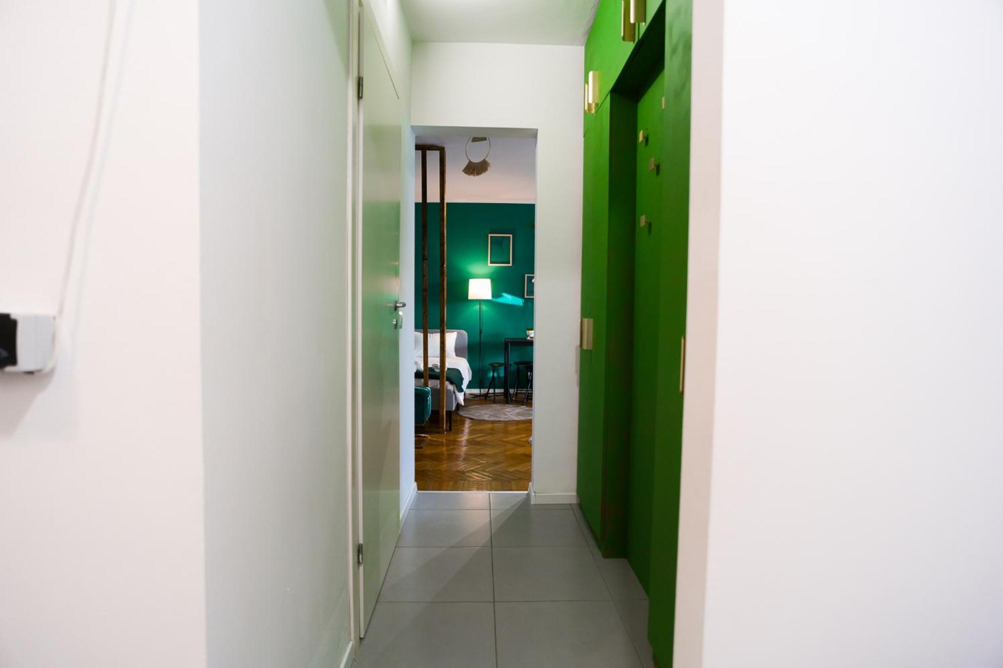 Hacienda Royal Palace - Central Designer Apartment Bucarest Esterno foto