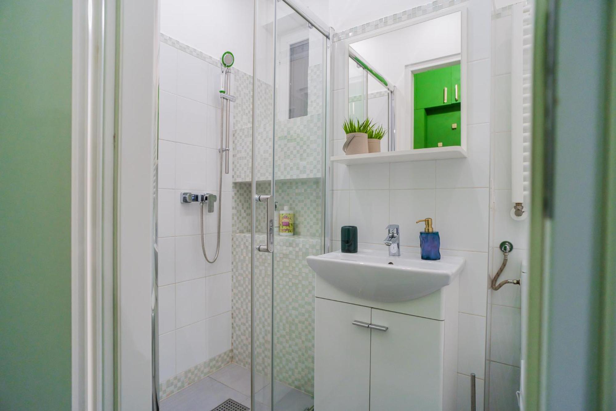 Hacienda Royal Palace - Central Designer Apartment Bucarest Esterno foto