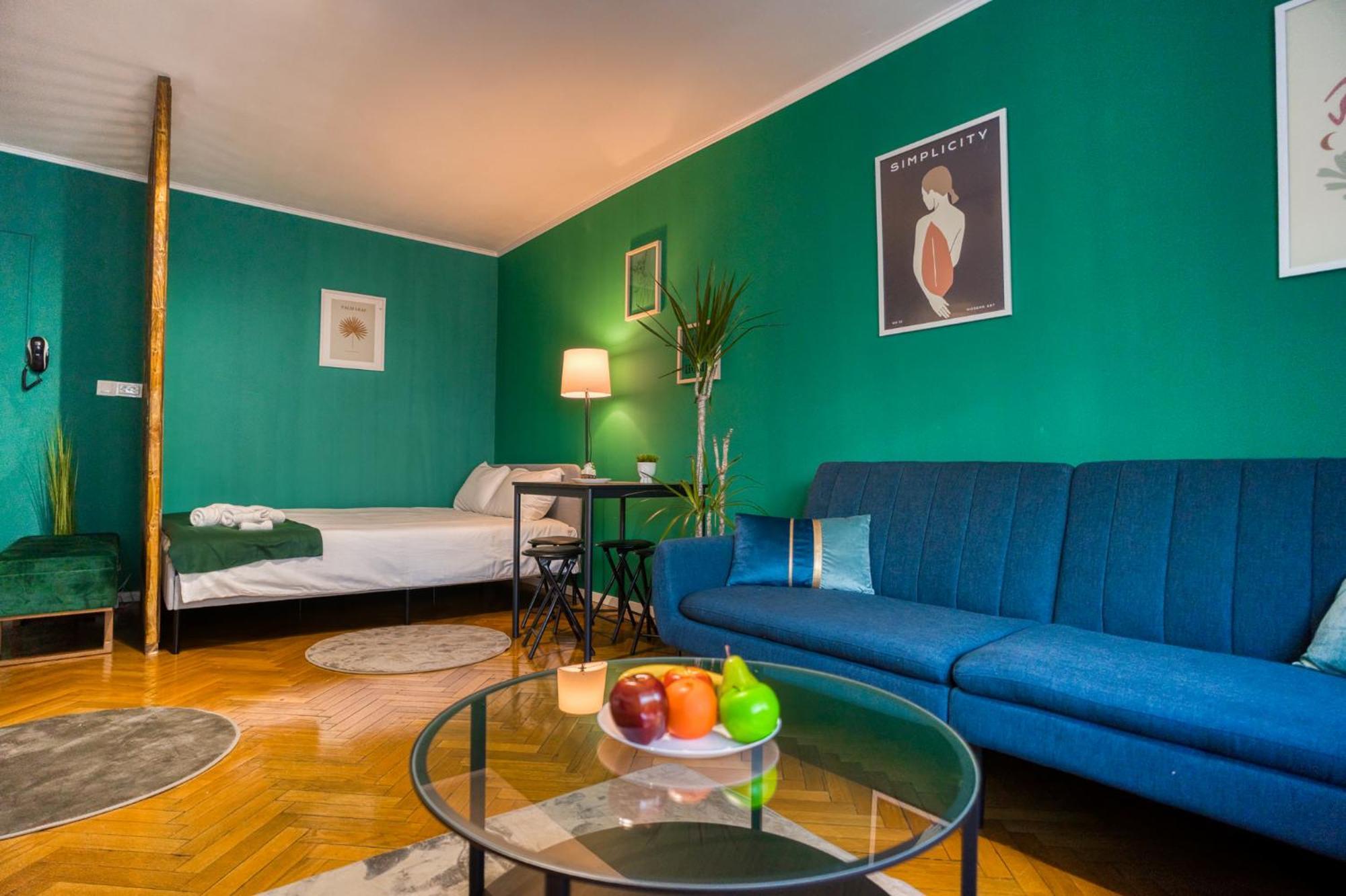 Hacienda Royal Palace - Central Designer Apartment Bucarest Esterno foto