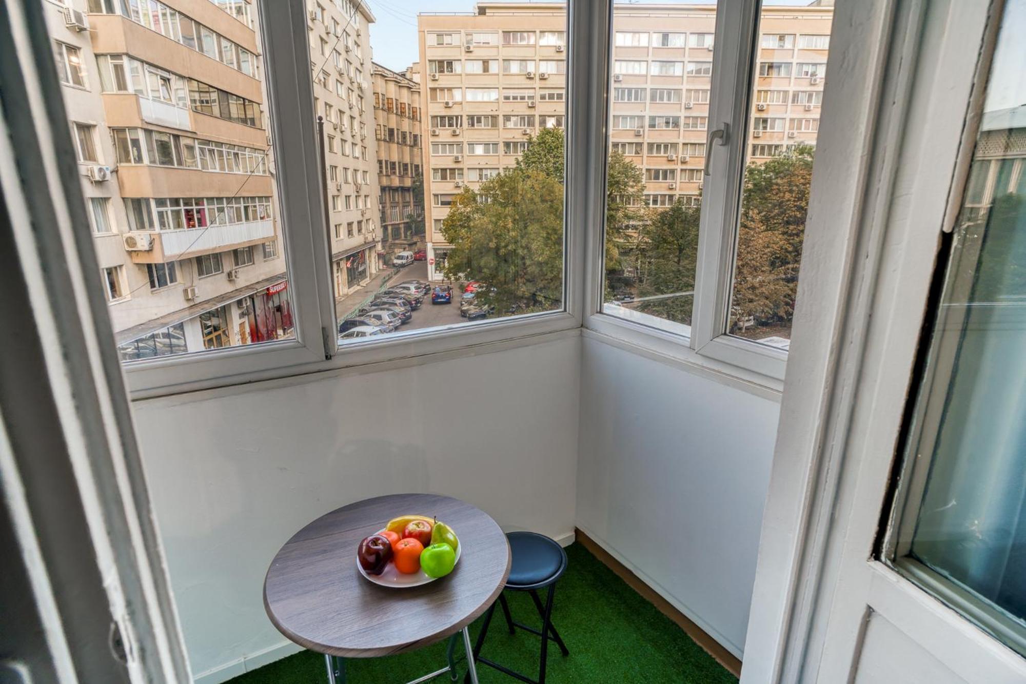 Hacienda Royal Palace - Central Designer Apartment Bucarest Esterno foto