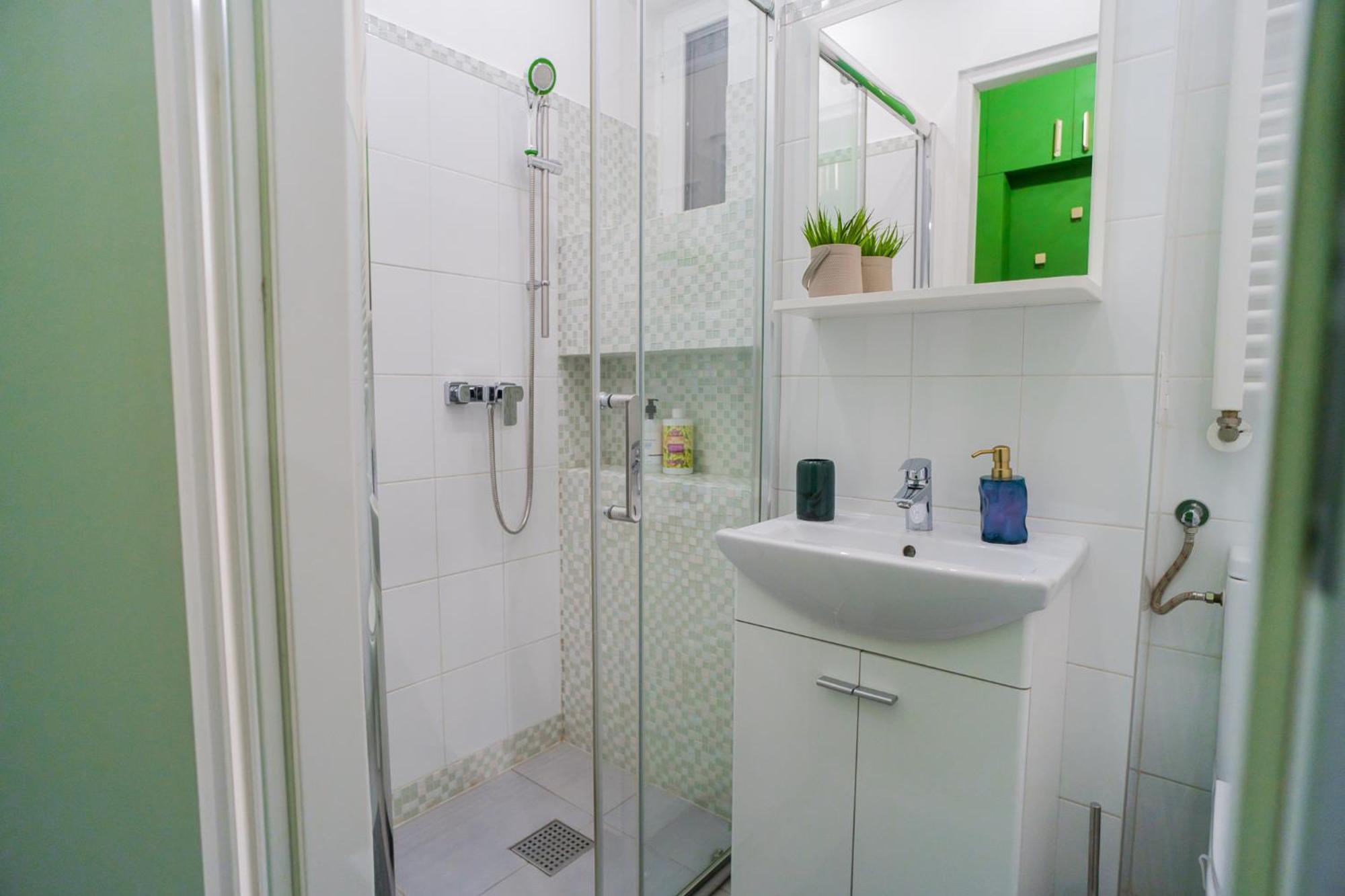 Hacienda Royal Palace - Central Designer Apartment Bucarest Esterno foto